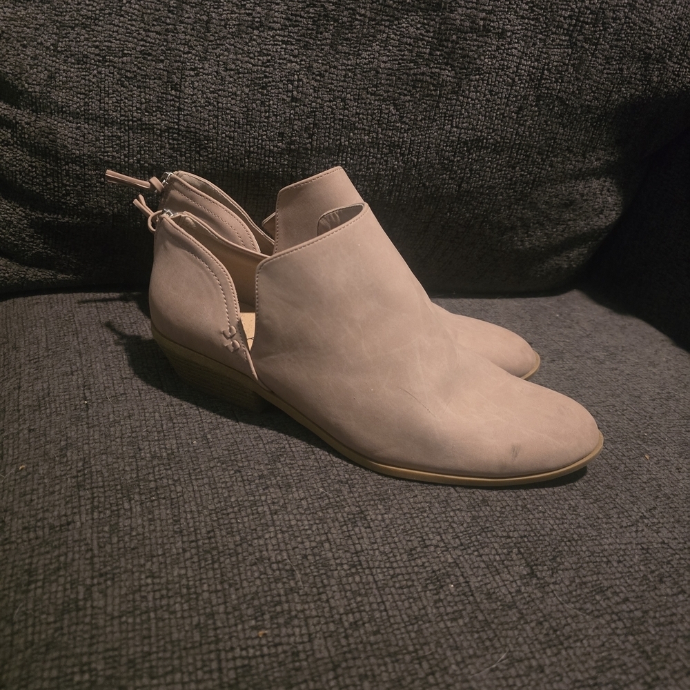 Serra | Women's Tan Low Ankle Boots Size 10 - Picture 2 of 6